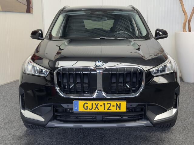 BMW X1 XDRIVE 25E AUTOMAAT 21 INCH LM NAVIGATIE CRUISE CONTROL APPLE CARPLAY/ANDROID ACHTERUITRIJCAMERA ZEER MOOI !! 3010