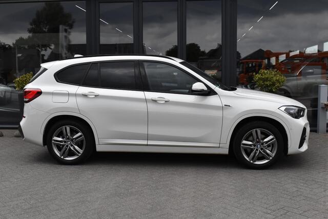 BMW X1 xDrive25e High Executive M-pakket
