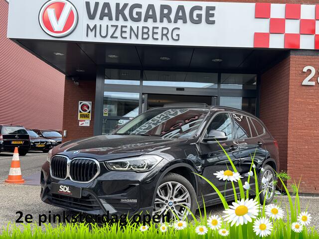 BMW X1 xDrive25e High Executive // PANO / SCHUIF-KANTEL DAK // NAVI // PDC // ELEKTRISCHE ACHTERKLEP //