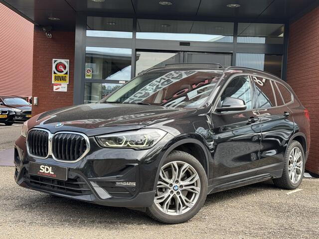 BMW X1 xDrive25e High Executive // PANO / SCHUIF-KANTEL DAK // NAVI // PDC // ELEKTRISCHE ACHTERKLEP //