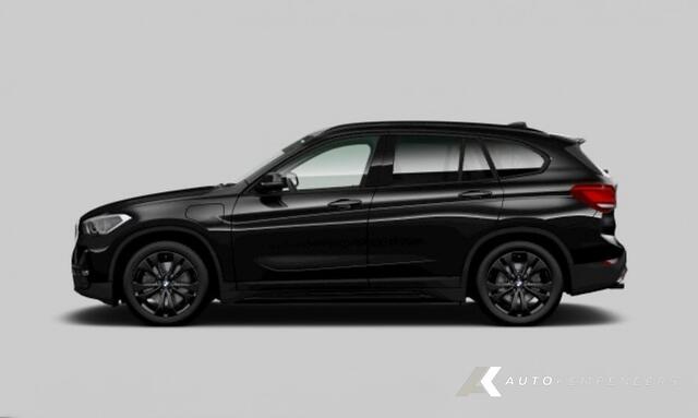 BMW X1 25e xDrive | Sportline | Stoelverwarming | HIFI | Camera | Ambiance verlichting | Head-Up | 18' inch |