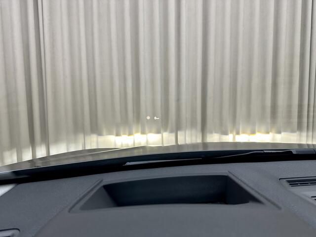 BMW X1 sDrive20i High Executive *Leder* HUD / Navi Pro / Camera / Stoelverwarming / LED / Cruise Control / Afn. Trekhaak / Org.NL!