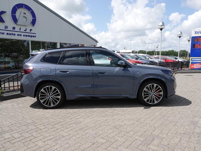 BMW X1 xDrive25e M-SPORT PANO | VOL LEER | 20" LMV | HARMAN KARDON