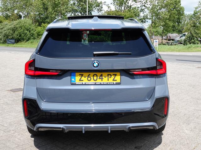 BMW X1 xDrive25e M-SPORT PANO | VOL LEER | 20" LMV | HARMAN KARDON