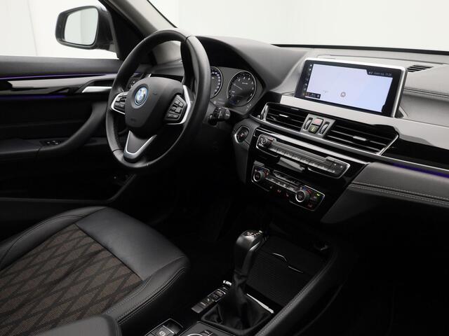 BMW X1 xDrive25e | PANO | CAMERA | STOELVERWARMING