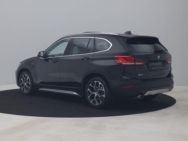 BMW X1 xDrive25e | PANO | CAMERA | STOELVERWARMING