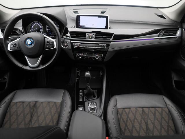BMW X1 xDrive25e | PANO | CAMERA | STOELVERWARMING