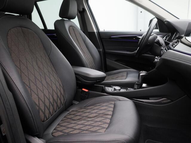 BMW X1 xDrive25e | PANO | CAMERA | STOELVERWARMING