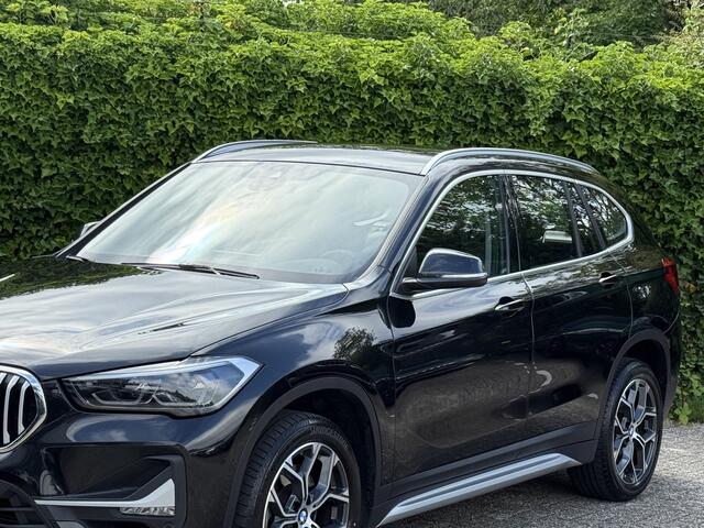 BMW X1 sDrive20i | High Exe | xLine | Head-Up | Camera | Elek. Achterklep | 18''