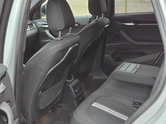 BMW X1 SDRIVE18I SPORTLINE I SPORTSTOELEN I CAMERA I 18