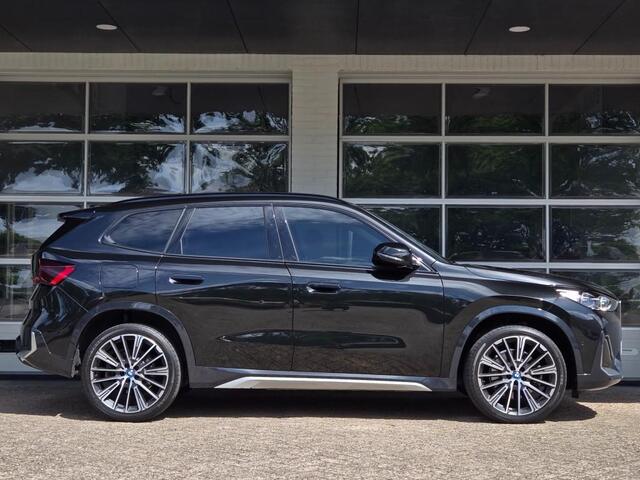 BMW X1 XDRIVE30E X-LINE I SPORTSTOELEN I LEDER I 20 INCH