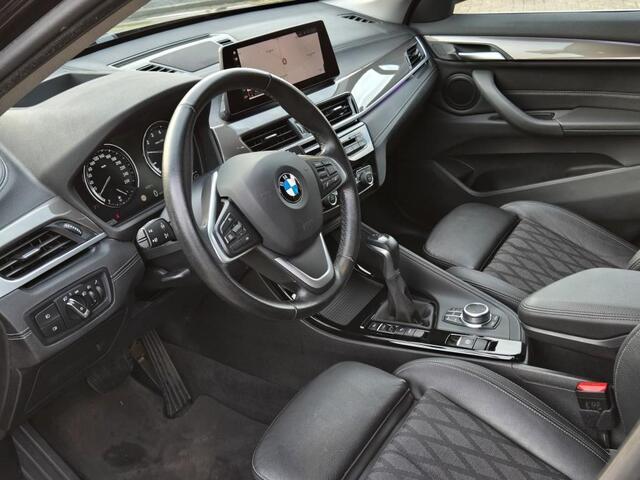 BMW X1 XDRIVE25E X LINE I SPORTSTOELEN I TREKHAAK I HEAD