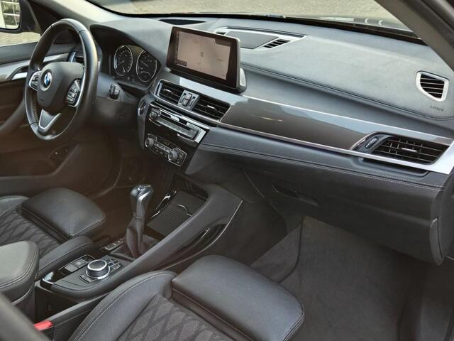 BMW X1 XDRIVE25E X LINE I SPORTSTOELEN I TREKHAAK I HEAD