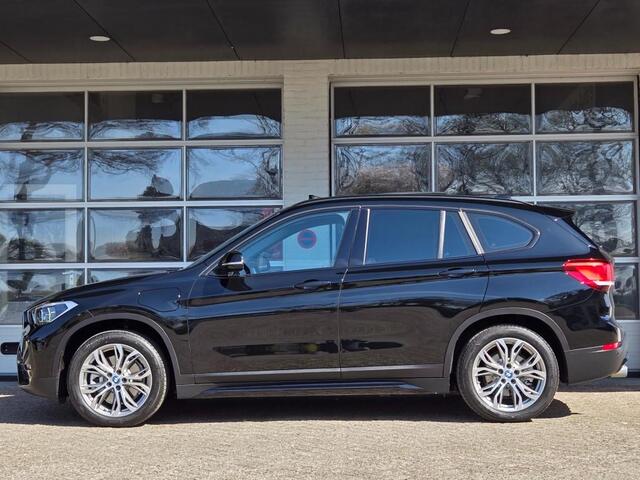 BMW X1 XDRIVE25E SPORTLINE I PANORAMA I SPORTSTOELEN I
