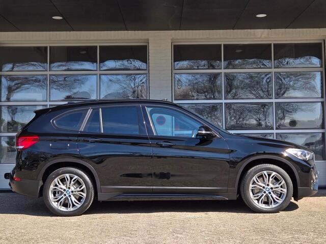 BMW X1 XDRIVE25E SPORTLINE I PANORAMA I SPORTSTOELEN I