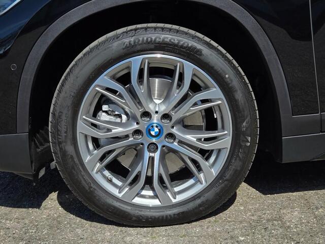 BMW X1 XDRIVE25E SPORTLINE I PANORAMA I SPORTSTOELEN I