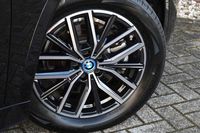BMW X1 xDrive25e M-Sport Pano 360 HUD Adp-onderstel Shadowline