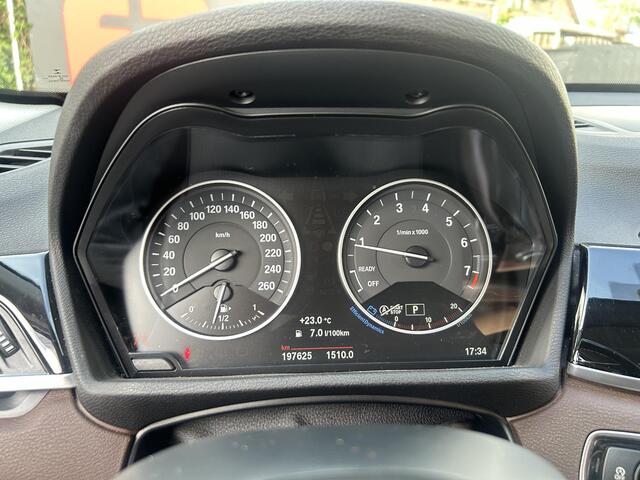 BMW X1 sDrive20i 192pk High Executive Automaat - Trekhaak - Airco - Cruise Control