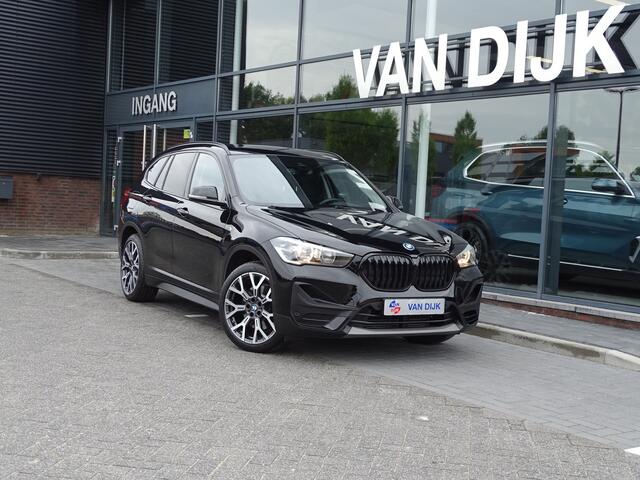 BMW X1 xDrive25e Afn.Trekhaak Leder Navigatie Sportstuur ECC DAB Shadow Line 19" LM Velgen