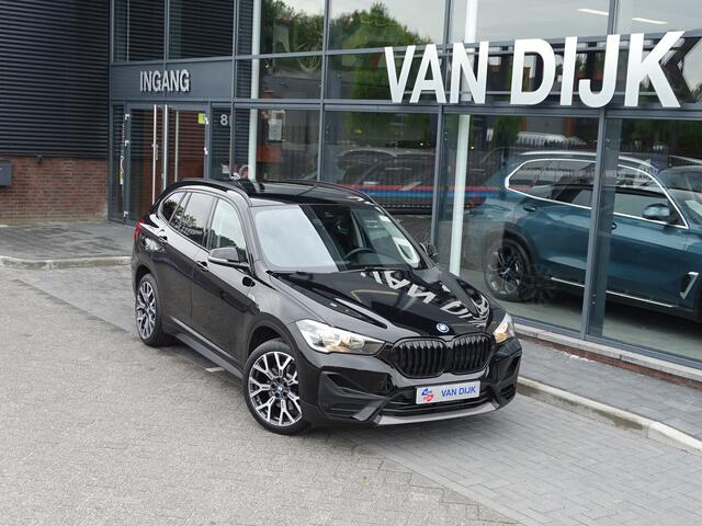 BMW X1 xDrive25e Afn.Trekhaak Leder Navigatie Sportstuur ECC DAB Shadow Line 19" LM Velgen