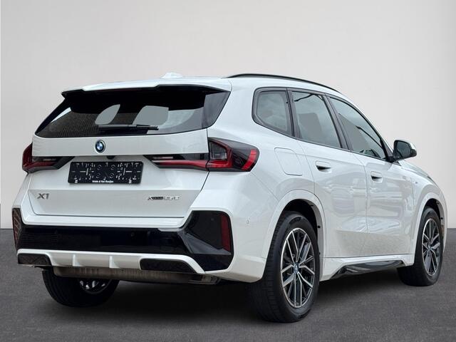 BMW X1 xDrive25e M-Sport | Navi | Alcantara/Leer | Camera | PDC ( Vestiging - Nieuwegein )