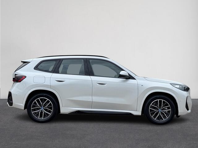 BMW X1 xDrive25e M-Sport | Navi | Alcantara/Leer | Camera | PDC ( Vestiging - Nieuwegein )