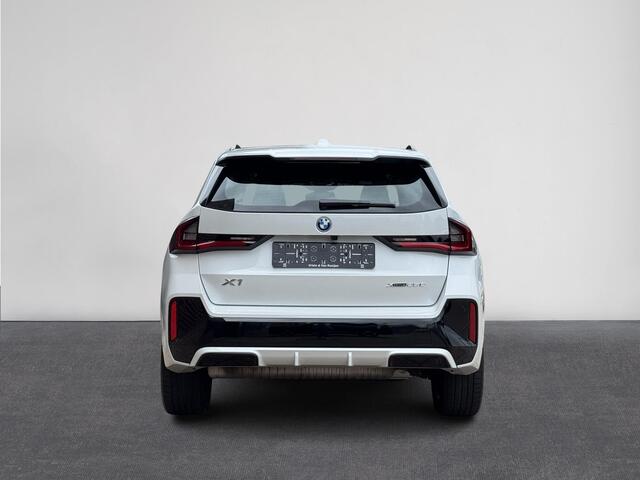 BMW X1 xDrive25e M-Sport | Navi | Alcantara/Leer | Camera | PDC ( Vestiging - Nieuwegein )