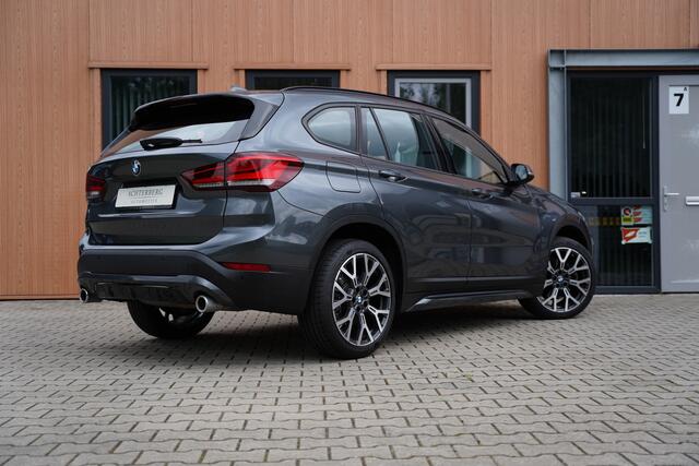 BMW X1 sDrive 20i | Sport Line | 19 inch
