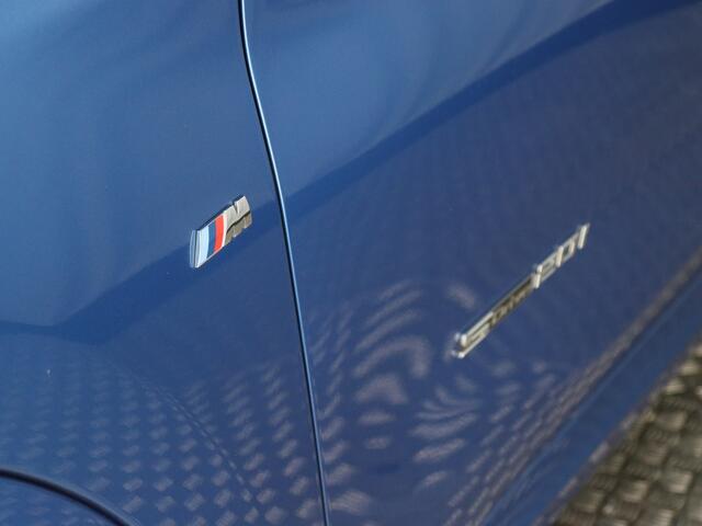 BMW X1 sDrive20i High Executive M Sport (NL-Auto / Afn. Trekhaak / Carplay / Camera / Navi / Cruise / 19'')