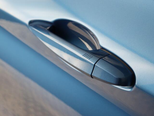 BMW X1 sDrive20i High Executive M Sport (NL-Auto / Afn. Trekhaak / Carplay / Camera / Navi / Cruise / 19'')