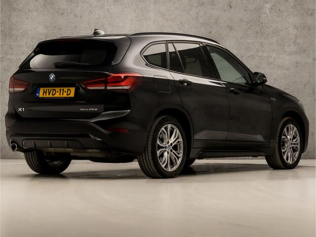 BMW X1 xDrive25e Sportline 221Pk Automaat (GROOT NAVI, DEALER ONDERHOUDEN, SFEERVERLICHTING, CLIMATE, LEDER, STOELVERWARMING, SPORTSTOELEN, GETINT GLAS, ELEK ACHTERKLEP, NIEUWE APK, NIEUWSTAAT)