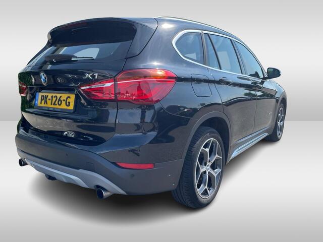 BMW X1 sDrive20i High Executive / Trekhaak / Head-up / Leder / Navigatie / 18'' / Parkeerhulp V+A / Keyless / Sportstoelen / Stoelverwarming / Cruise Control