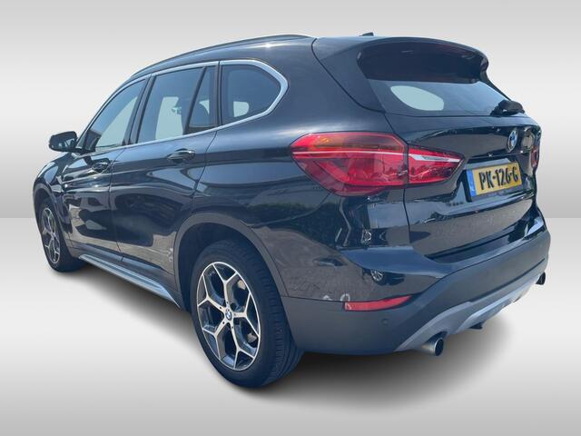BMW X1 sDrive20i High Executive / Trekhaak / Head-up / Leder / Navigatie / 18'' / Parkeerhulp V+A / Keyless / Sportstoelen / Stoelverwarming / Cruise Control