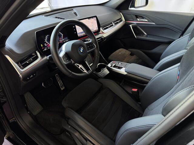 BMW X1 XDRIVE 25E M-SPORT LED ELEK.KLEP NAVI STOELVERW M-SHADOW LINE CARPLAY/ANDROID ZWARTE.HEMEL PHEV PLUG IN HYBRID AWD 4X4 4WD