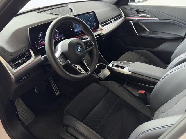 BMW X1 XDRIVE 25E M-SPORT LED ELEK.KLEP NAVI STOELVERW M-SHADOW LINE CARPLAY/ANDROID ZWARTE.HEMEL 10/2024 PHEV PLUG IN HYBRID AWD 4X4 4WD