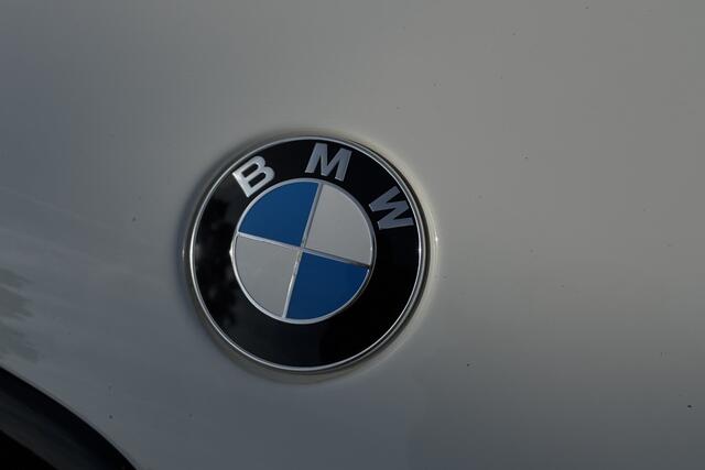 BMW X1 xDrive25e | Elektrische Achterklep | PDC V+A | Privacy Glas | Apple Carplay | 40.000 KM
