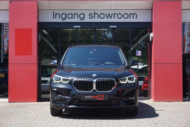BMW X1 xDrive25e eDrive Edition | Origineel NL | 1ste eigenaar | Trekhaak | HUD | ACC | Leder | Camera | 18''LM |
