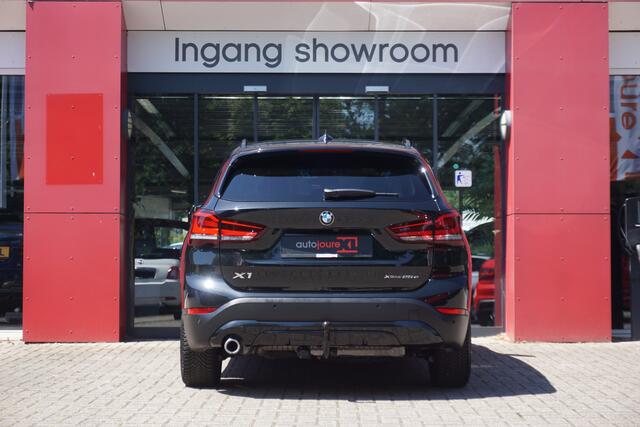 BMW X1 xDrive25e eDrive Edition | Origineel NL | 1ste eigenaar | Trekhaak | HUD | ACC | Leder | Camera | 18''LM |