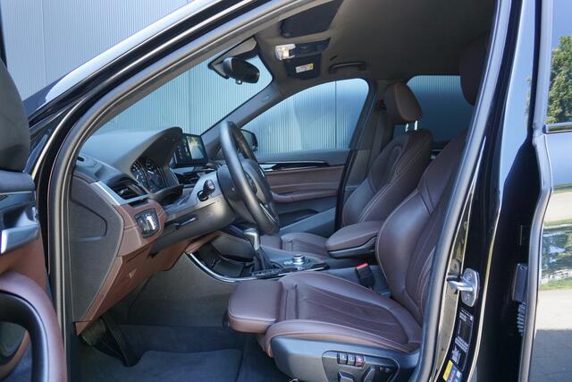 BMW X1 xDrive25e eDrive Edition | Origineel NL | 1ste eigenaar | Trekhaak | HUD | ACC | Leder | Camera | 18''LM |