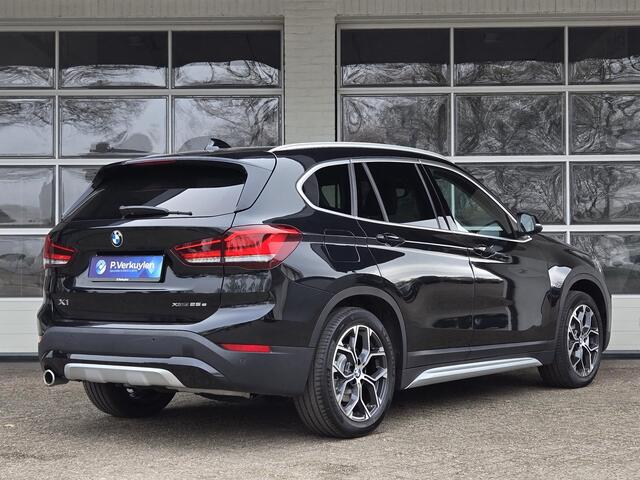 BMW X1 xDrive25e X Line | SPORTSTOELEN | NAVIGATIE PLUS | CAMERA | TREKHAAK | STOELVERWARMING | HEAD UP |