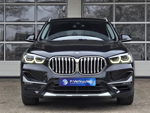 BMW X1 xDrive25e X Line | SPORTSTOELEN | NAVIGATIE PLUS | CAMERA | TREKHAAK | STOELVERWARMING | HEAD UP |