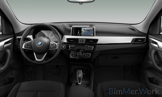 BMW X1 sDrive18i High Executive | Stoelverwarming | Navigatie | Camera | Parkeersensoren | Head-Up Display | Leer | Automaat | Digitale Tellers | Keyless | LED | Cruise Control | Parkeersensoren