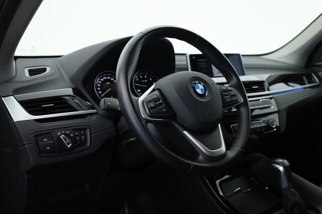 BMW X1 xDrive25e Sport line | Navi | Harman Kardon | Camera | Stoelverw. | 19'' | Elek. Achterklep