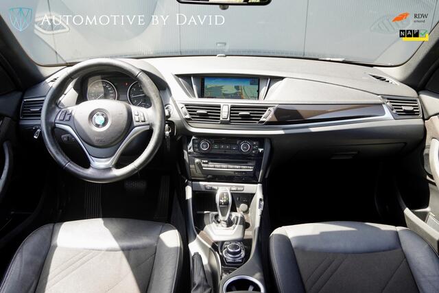 BMW X1 sDrive20i 184 pk xLine EXECUTIVE AUTOMAAT / 1e EIGENAAR / TREKHAAK / DEALERONDERHOUDEN / NAVIGATIE PLUS / 18 inch LMV / PARKEERSENSOREN ACHTER / HALF LEDER / XENON