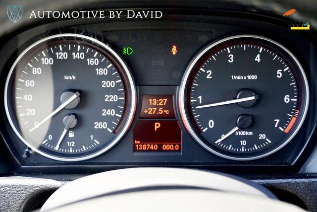 BMW X1 sDrive20i 184 pk xLine EXECUTIVE AUTOMAAT / 1e EIGENAAR / TREKHAAK / DEALERONDERHOUDEN / NAVIGATIE PLUS / 18 inch LMV / PARKEERSENSOREN ACHTER / HALF LEDER / XENON