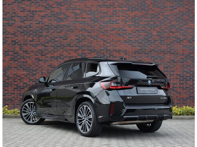 BMW X1 30e xDrive | Pano - HUD - Trekhaak