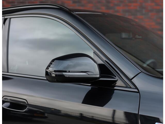 BMW X1 30e xDrive | Pano - HUD - Trekhaak