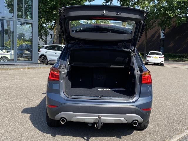 BMW X1 sDrive20i TREKHAAK | ELEK. KOFFER | LEDER | RIJKLAAR INCL. 12 MND. BOVAGGARANTIE