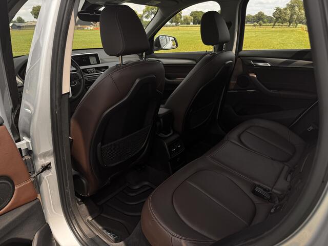 BMW X1 xDrive20i High Executive | X-line | Carplay* | Leer | Ad.Cruise | Lane | HUD | Full option.