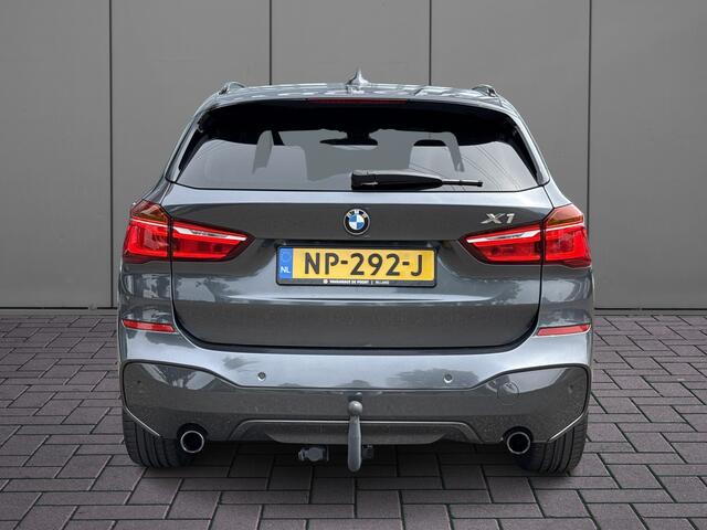 BMW X1 sDrive20i High Executive M-Sport | 1e Eig | Dealer OH | Head-up | Trekhaak | Leder